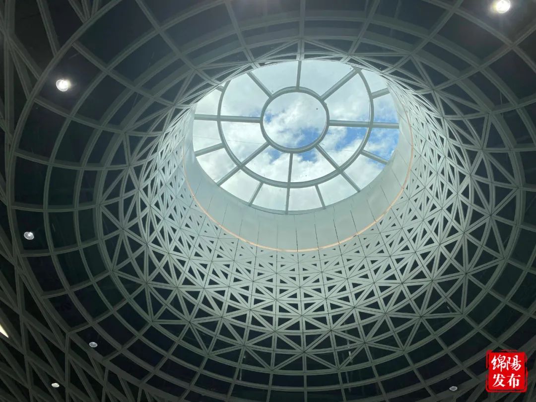 科技感十足!“绵阳造”点亮“深圳之眼” 科技感十足!“绵阳造”点亮“深圳之眼”
