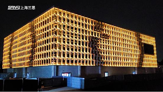 又一标志性场馆！三思LED科技闪耀成都城东体育公园！