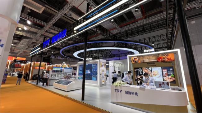 飞利浦精彩亮相第五届中国国际进口博览会，展示全屏视讯新生态！