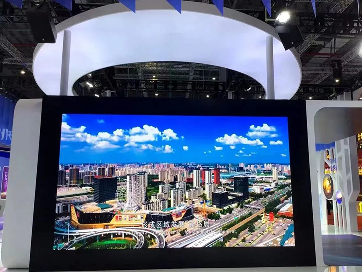 希达120吋Mini LED直显4K超级电视亮相第五届进博会