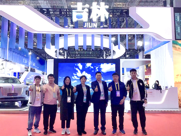 希达120吋Mini LED直显4K超级电视亮相第五届进博会