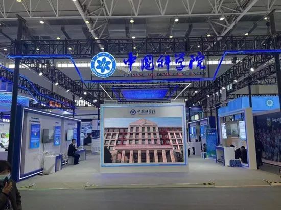 希达首台MiniLED直显超高清4K电视亮相“十三五”巡回展