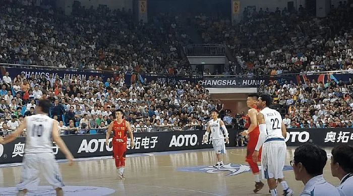 卡塔尔世界杯创“屏”之约，奥拓电子如何领先