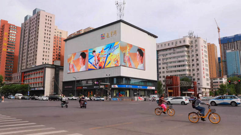 535㎡裸眼3D大屏亮相太原，三思显示打造商圈新焦点