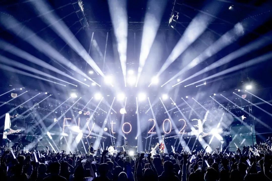 1400㎡，联诚发（LCF LED Display）点燃五月天新加坡演唱会！