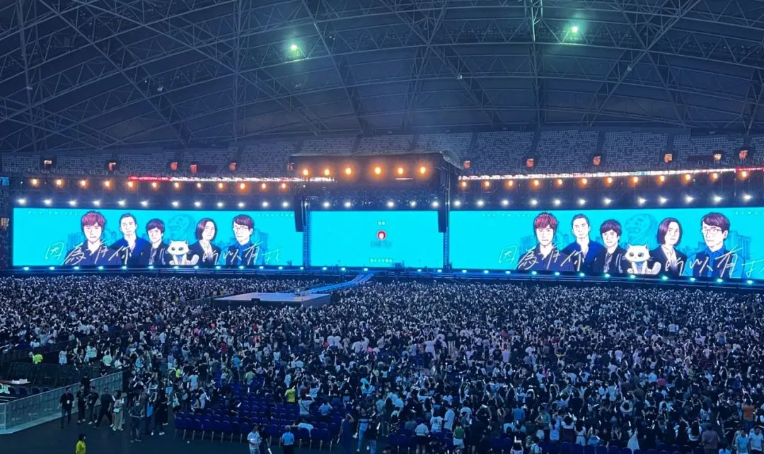 1400㎡，联诚发（LCF LED Display）点燃五月天新加坡演唱会！