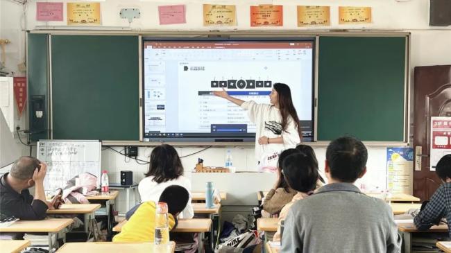 创维光电荣获DIC AWARD 2022商显应用创新金奖 创维光电荣获DIC AWARD 2022商显应用创新金奖