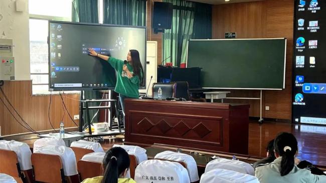 创维光电荣获DIC AWARD 2022商显应用创新金奖 创维光电荣获DIC AWARD 2022商显应用创新金奖