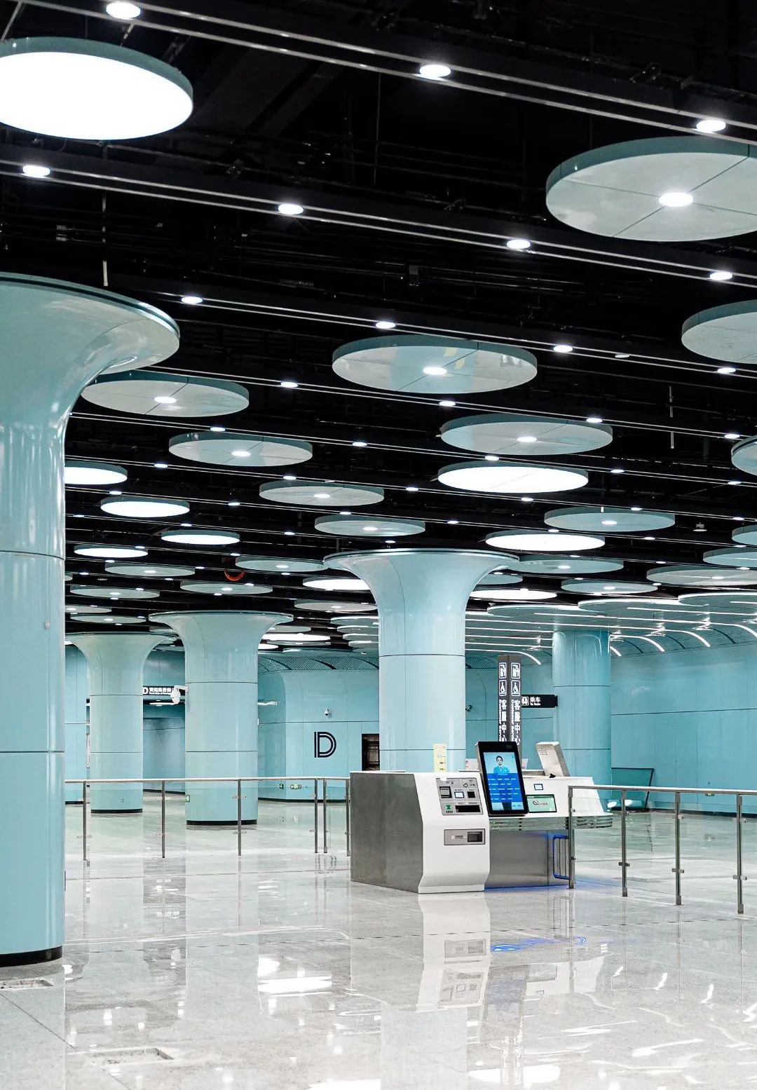 解密深圳地铁16号线LED广告屏