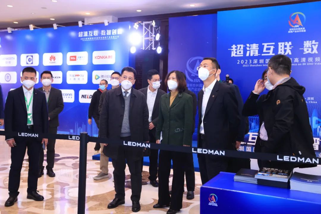 获两院院士点赞，雷曼8K 163吋Micro LED家庭巨幕亮相深圳国际8K超高清视频产业发展大会