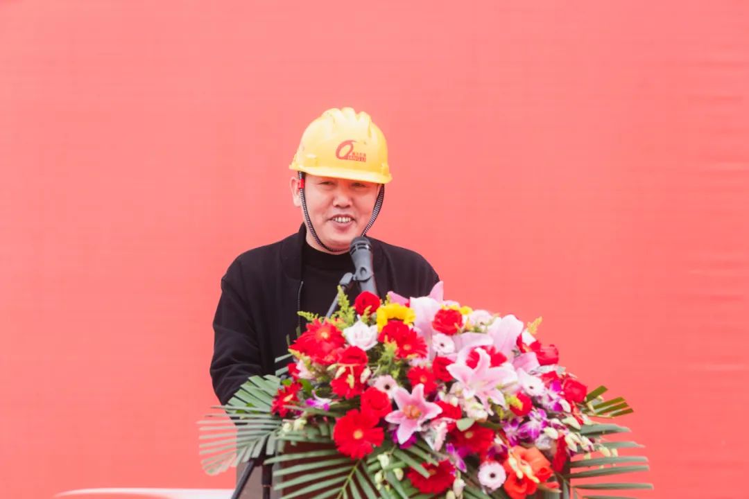 荣耀封顶，再创辉煌！强力巨彩LED显示屏产业园二期主楼喜封金顶！