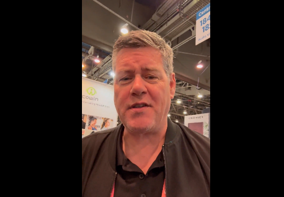 全球首款 | MUXWAVE LED 全息屏亮相CES 2023