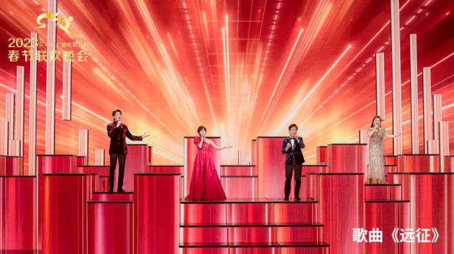 2023央视春晚丨《满庭芳·国色》霸屏热搜！洲明再造沉浸式舞台！