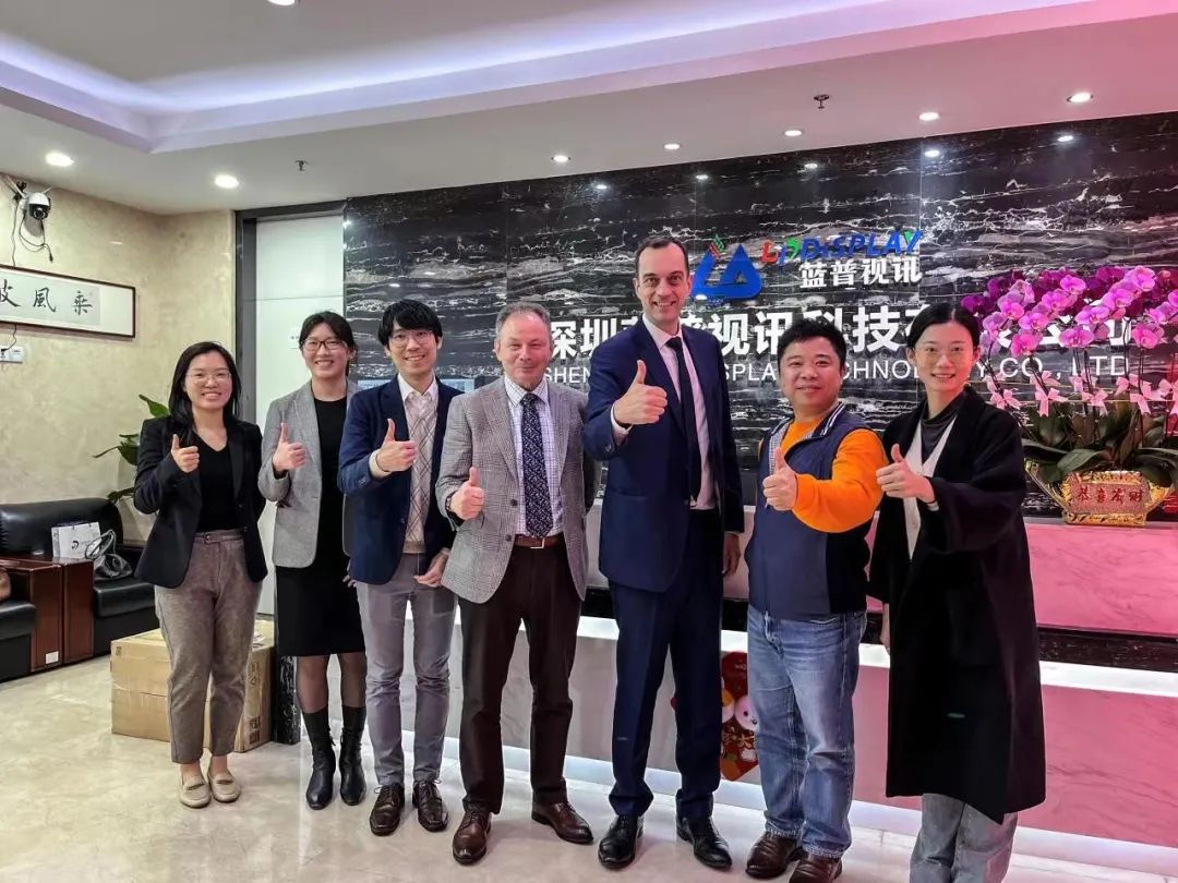 热烈欢迎英国驻广州总领事Matthew Moody访问蓝普视讯总部