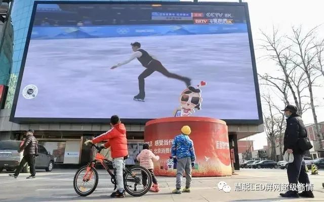 百城千屏活动进程过半，户外大屏全面升级中