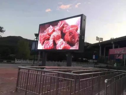 多地发布高温、暴雨预警，户外LED屏如何应对极端天气