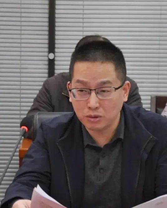 LED行业巨震！同一天，3家企业“换”董事长……接下来，到谁？