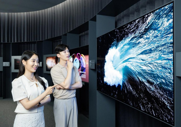 直击韩国K-Display展：77寸8K OLED、可卷曲透明屏、硅基OLED……