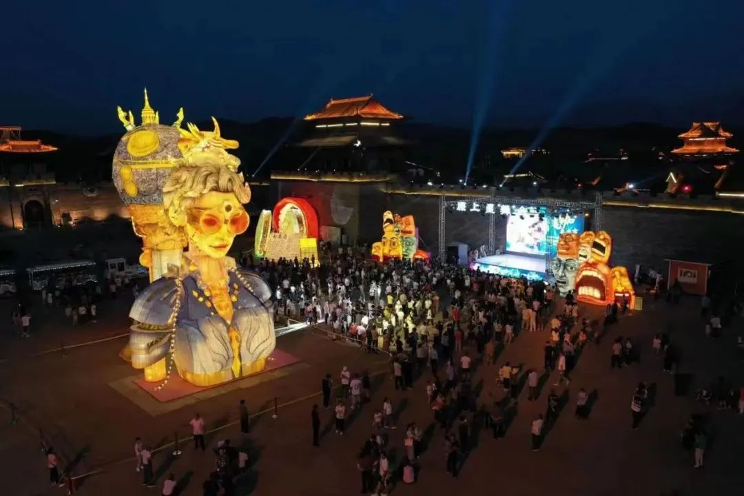 沉浸式文旅夜游光影体验秀《魔咖·夜魔方》