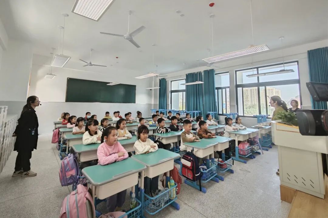 新学校，新未来！创维光电走进鄂州沙塘学校