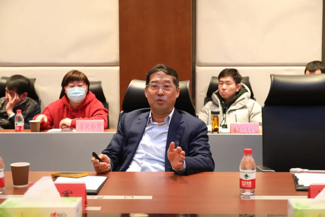 北京市海淀镇党建活动走进利亚德
