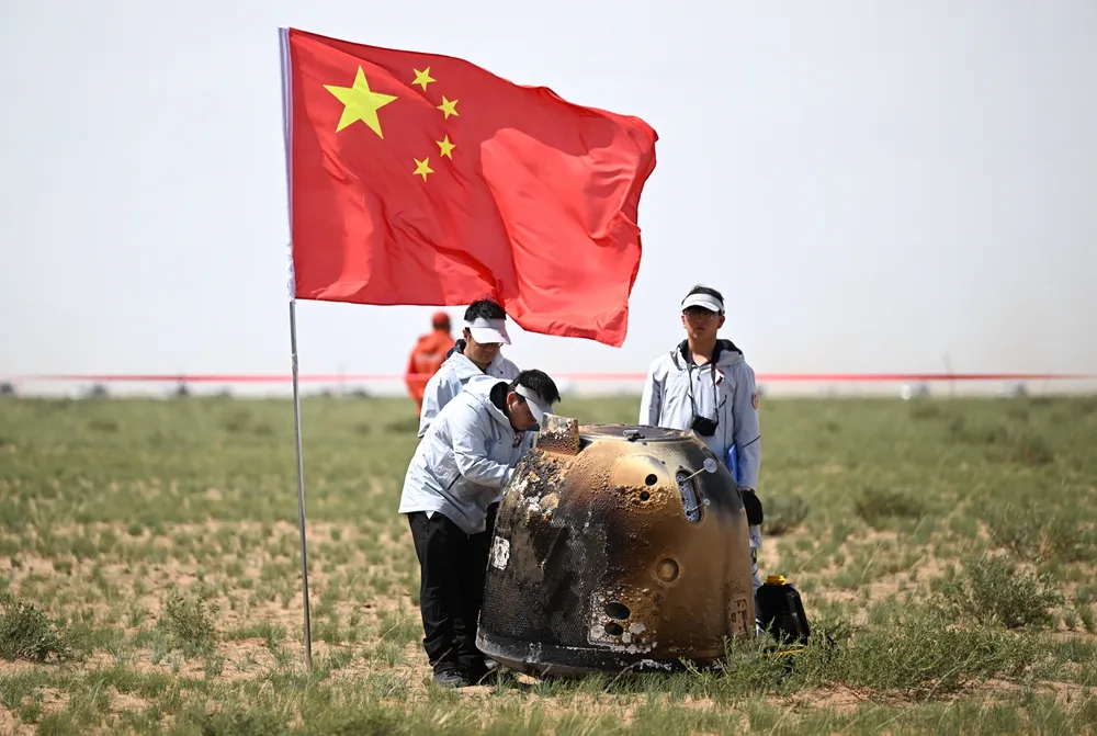 嫦娥六号圆满凯旋，LED显示屏助力中国航天梦