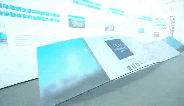 联建光电点亮武汉新城：千平LED巨幕演绎科技与艺术新篇章