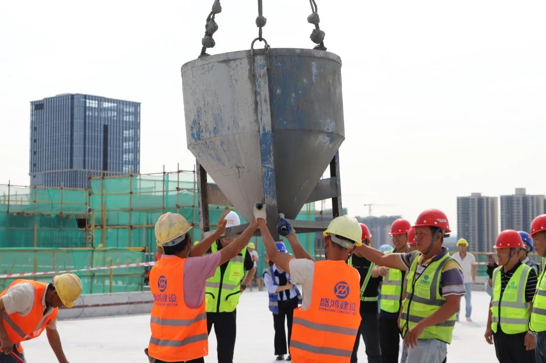 100,000㎡建设完成！元亨光电（大湾区）智能制造总部基地喜封金顶