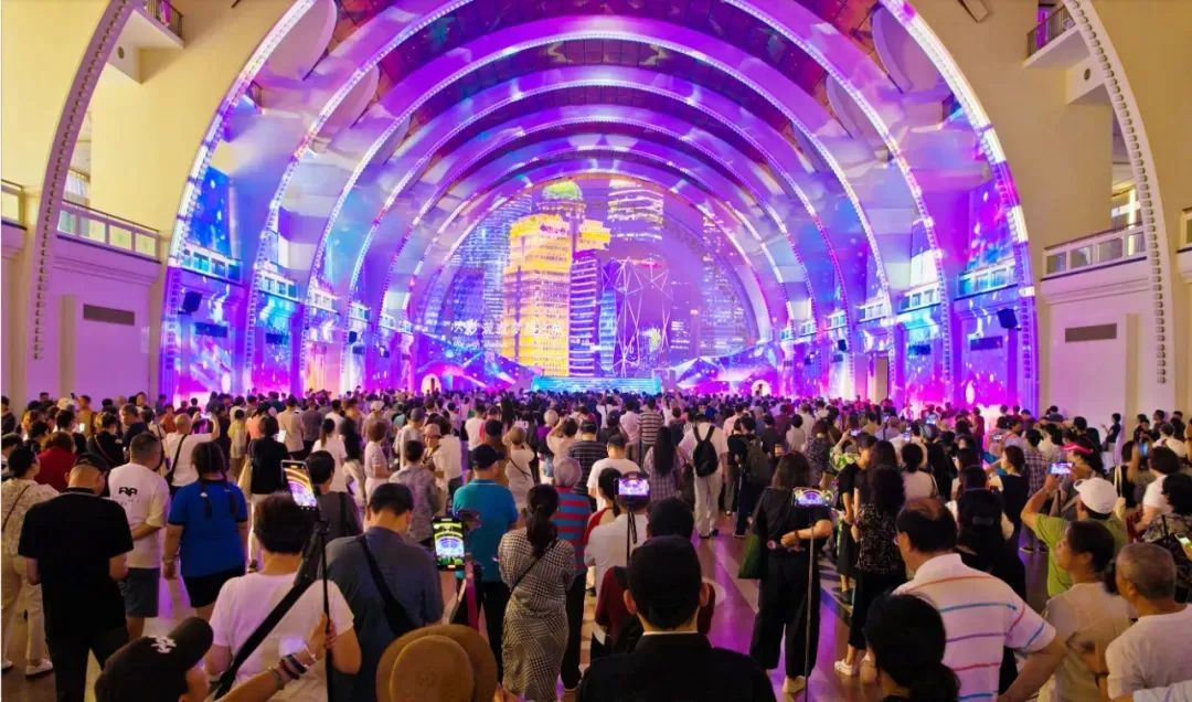 2024首届上海国际光影节 雷曼康硕展荣获技术先锋奖