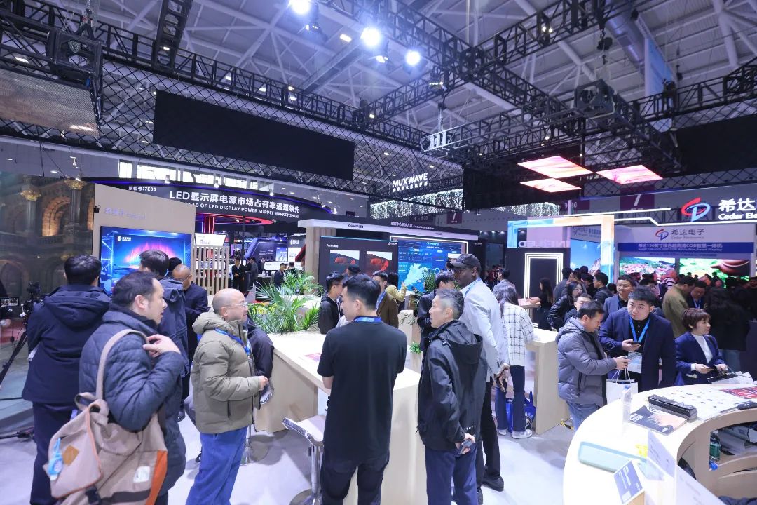 "屏"定未来！直击ISLE 2025，解码下一代显示技术DNA！