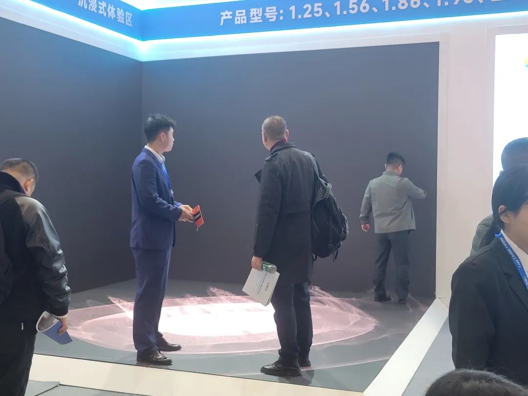"屏"定未来！直击ISLE 2025，解码下一代显示技术DNA！