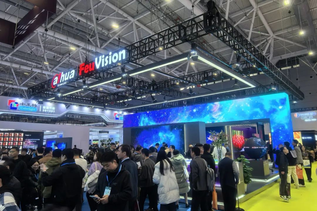 "屏"定未来！直击ISLE 2025，解码下一代显示技术DNA！