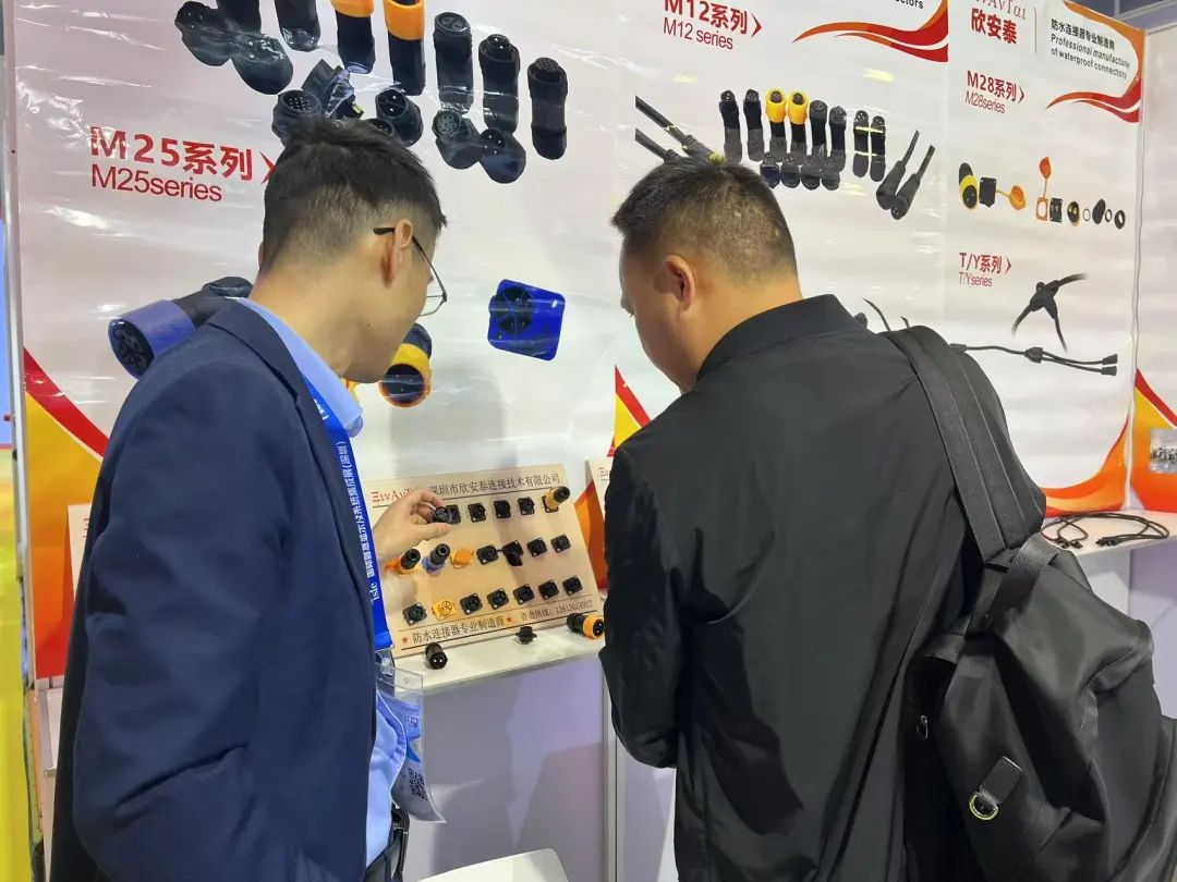"屏"定未来！直击ISLE 2025，解码下一代显示技术DNA！