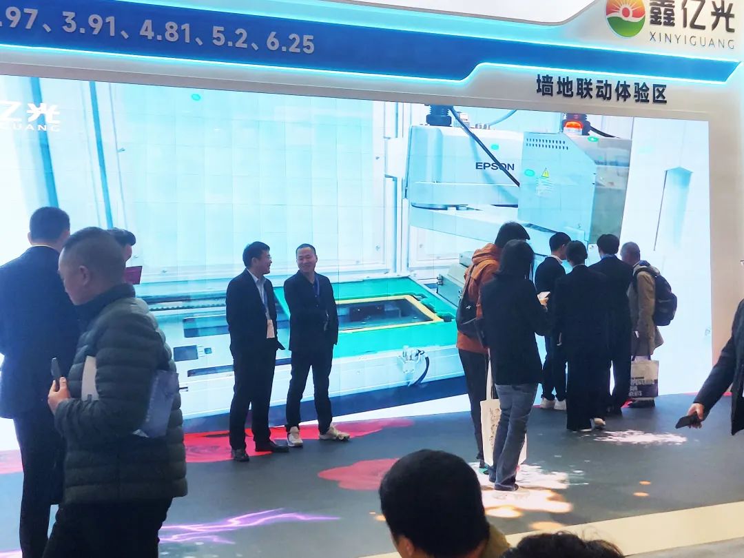 "屏"定未来！直击ISLE 2025，解码下一代显示技术DNA！