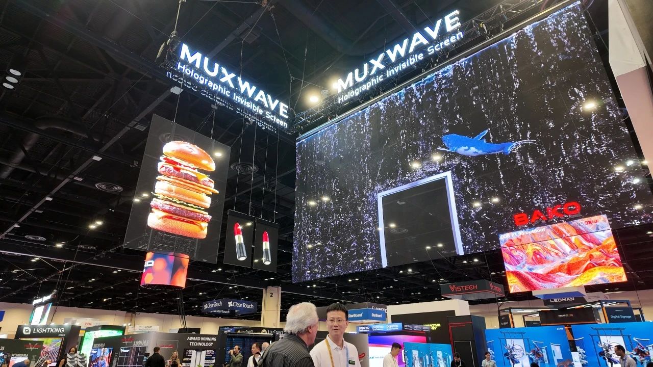 InfoComm 2025圆满收官 | 美矽微单端控制1080像素超长透明隐形模组引关注