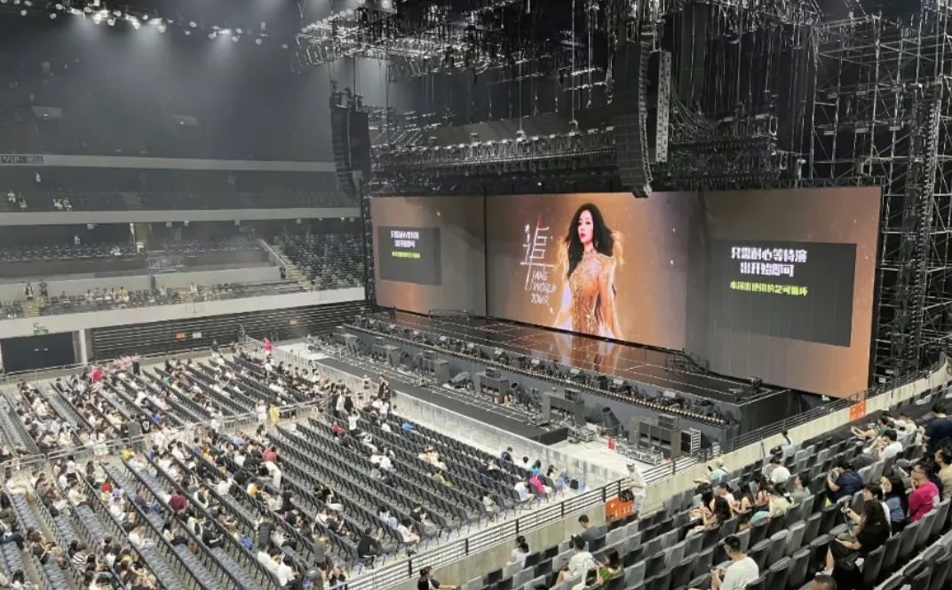 追光而来，光祥科技VA系列透明屏助力张靓颖演唱会燃爆夏夜