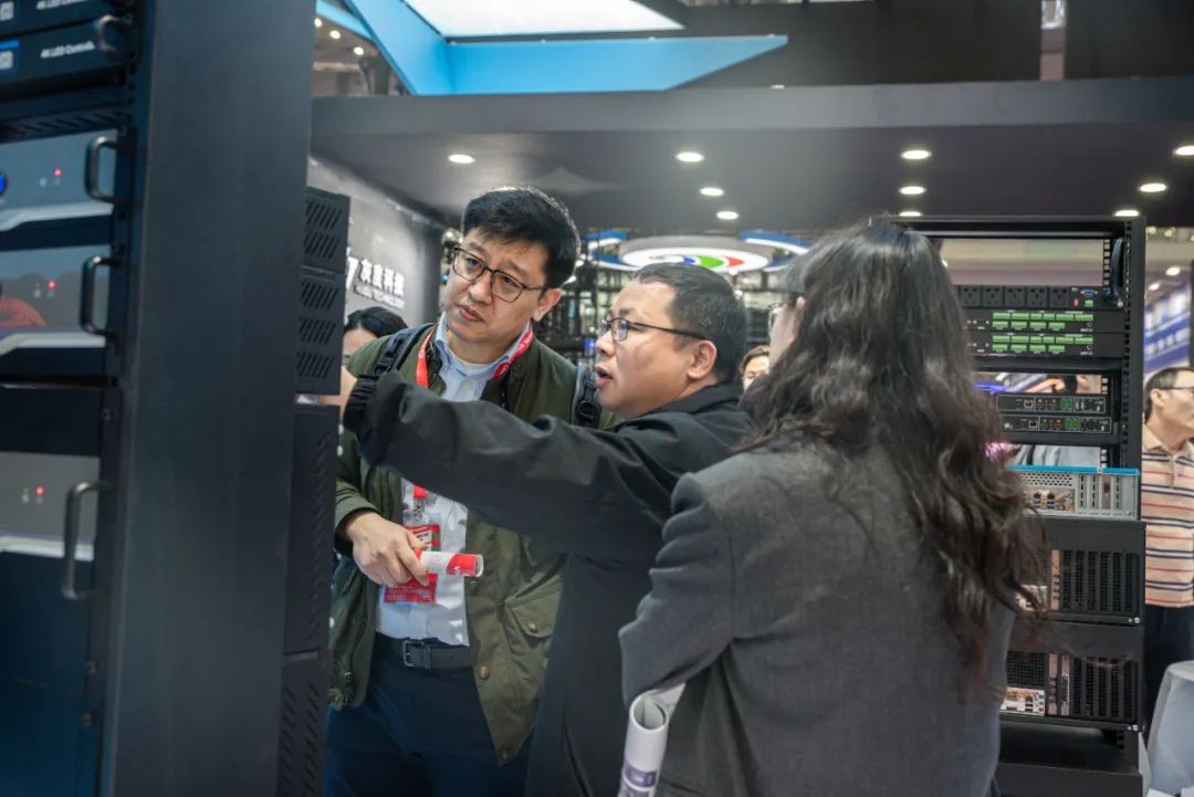 灰度科技 LED CHINA 2025：以创新构筑用户价值新高度