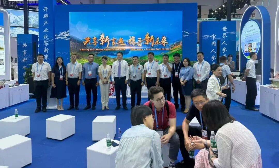 希达电子亮相第二十五届厦门投洽会,MIP Micro LED显示屏引领显示技术新潮流 希达电子亮相第二十五届厦门投洽会,MIP Micro LED显示屏引领显示技术新潮流