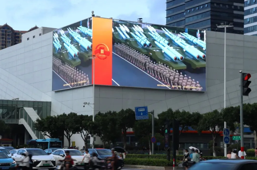 2025年户外全彩LED屏“量额双增”！为何能跑赢户内小间距与租赁赛道？