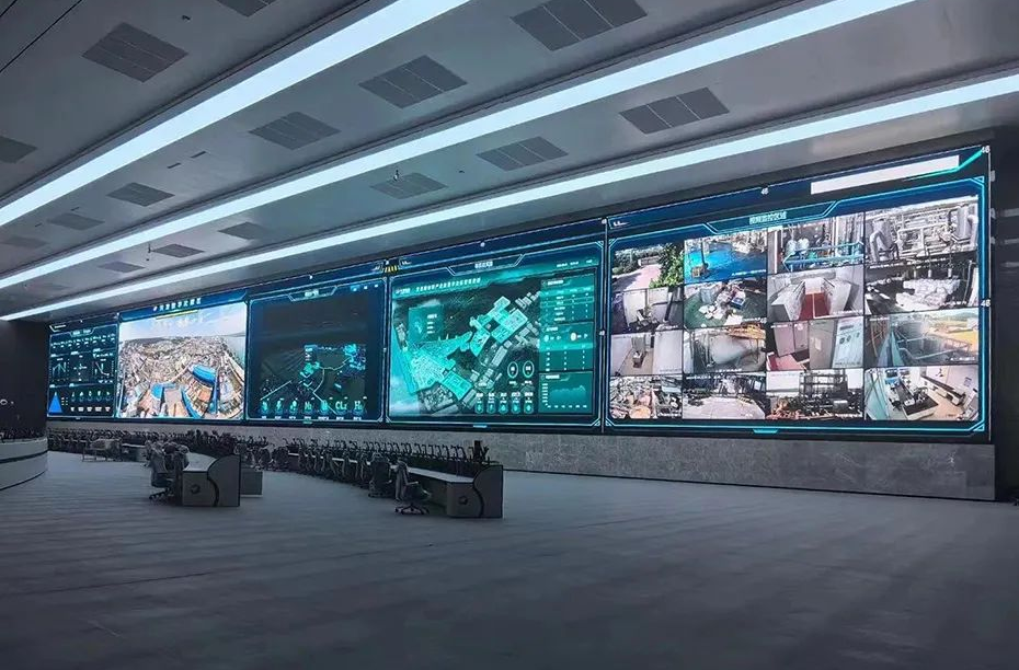 暴雨中的 “信息中枢”:LED 显示屏在城市防汛指挥中的核心作用解析 暴雨中的 “信息中枢”:LED 显示屏在城市防汛指挥中的核心作用解析