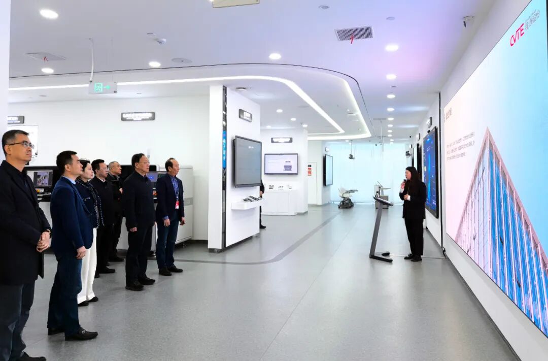 省政协领导一行莅临青松光电，共推新型显示产业高质量发展