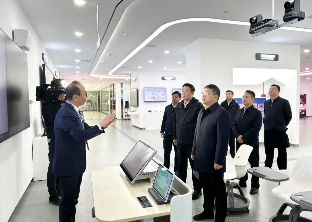 陕西省智能终端产业链推介招商签约互采对接会在视源股份西安产业园召开 陕西省智能终端产业链推介招商签约互采对接会在视源股份西安产业园召开