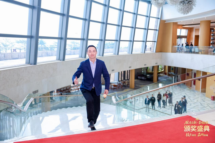 双奖加身,荣耀加冕!大美光电闪耀2025慧聪LED显示屏行业品牌盛会 双奖加身,荣耀加冕!大美光电闪耀2025慧聪LED显示屏行业品牌盛会