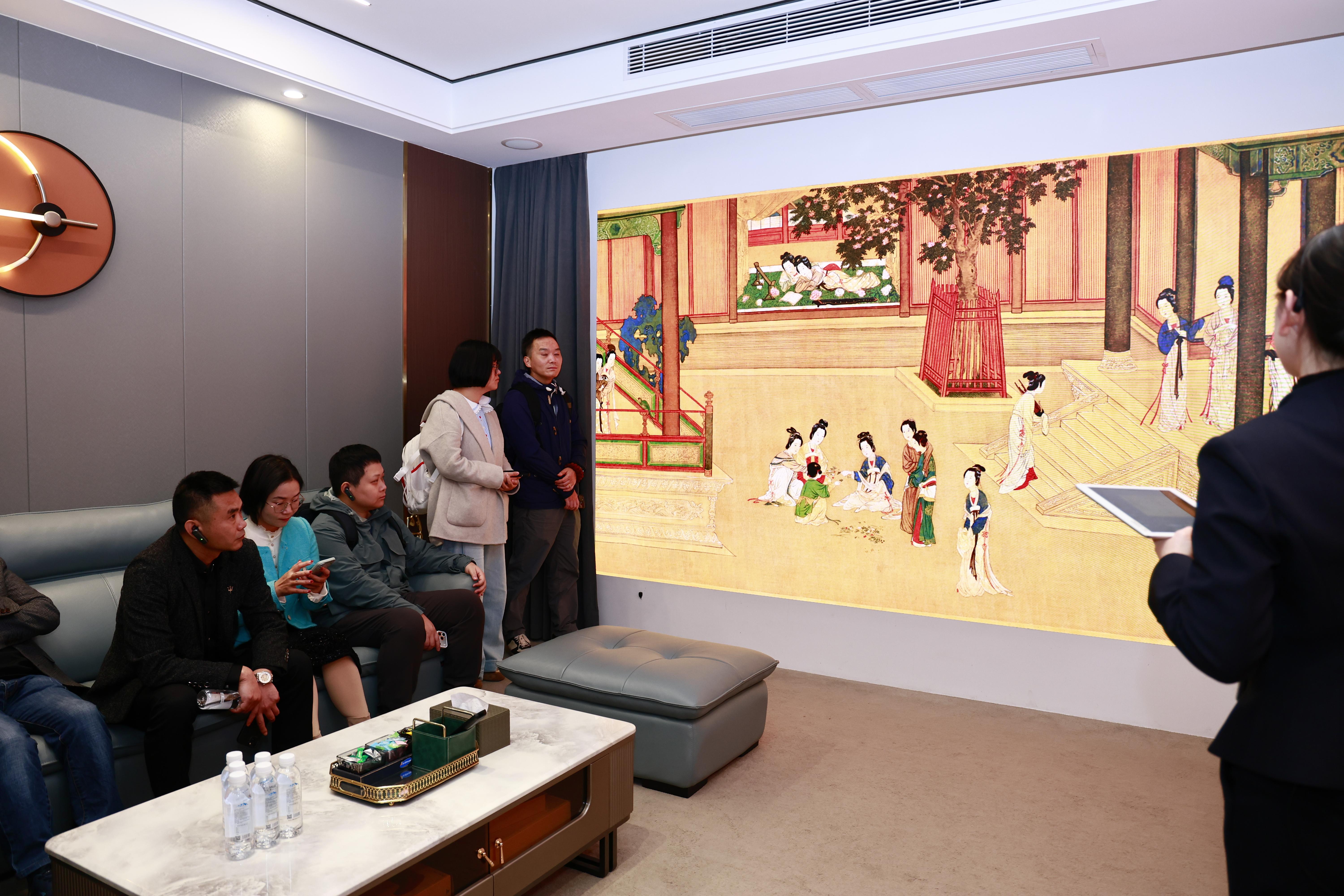 雷曼家庭巨幕墙:开启家居视觉革命,打造沉浸式生活新体验 雷曼家庭巨幕墙:开启家居视觉革命,打造沉浸式生活新体验