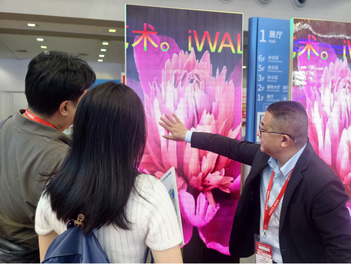 展会采访 | 微米科技：科技与美学融合，纹理屏成展会爆款