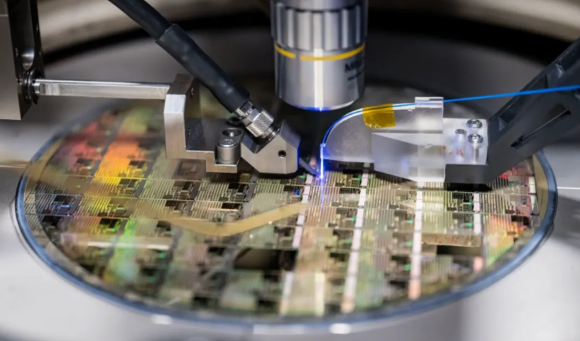 从规模扩张到价值引领:2025 LED显示行业转型与2026趋势前瞻 从规模扩张到价值引领:2025 LED显示行业转型与2026趋势前瞻