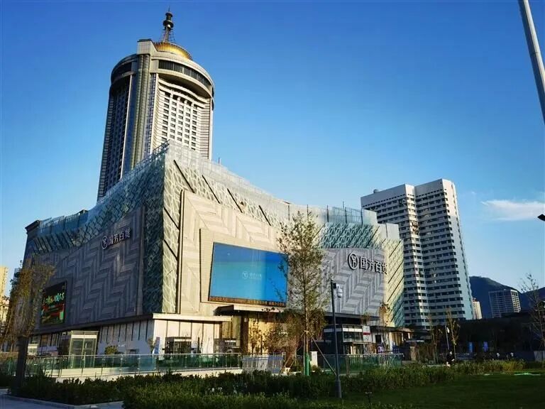 十四年品质见证！联建光电裸眼3D大屏焕新国芳百货商业地标