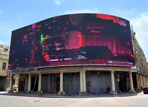 当百年商埠遇见未来视界！联建光电点亮汕头小公园裸眼3D大屏