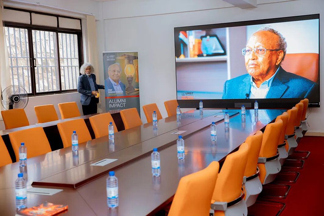 赋能非洲医疗会议智能化升级,青松LED一体机落地卢旺达 赋能非洲医疗会议智能化升级,青松LED一体机落地卢旺达