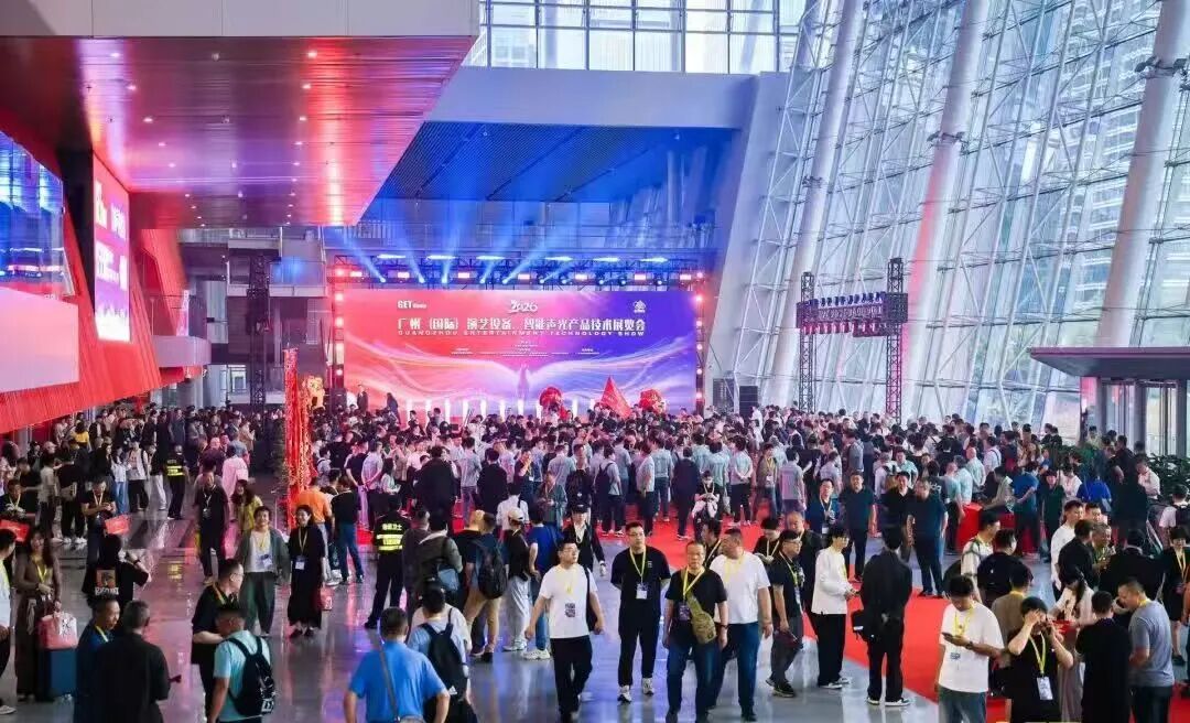 2026 采购伸缩机械屏如何防坑？建达强用“快装”与“超薄”双线破局